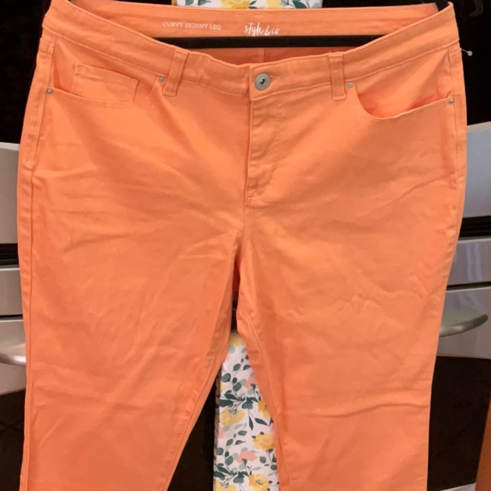 Style & Co. curvy skinny jeans in light orange / apricot color Size 14 NWT